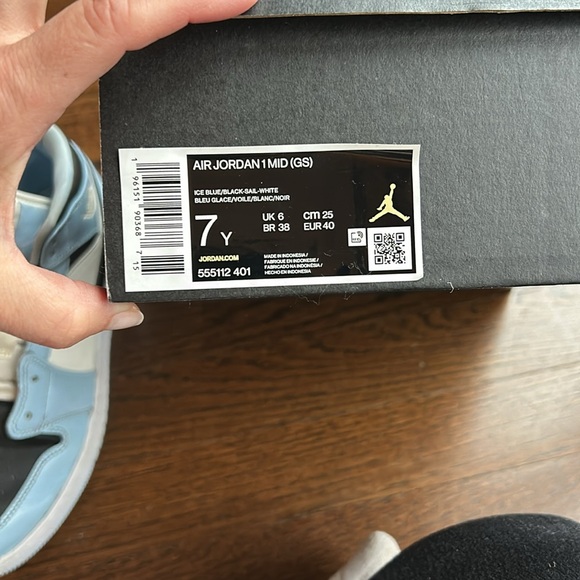 Air Jordan 1 Mid - Picture 9 of 9